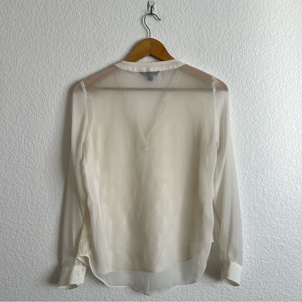 Banana Republic XS White Embroidered Sheer Blouse Officecore Corpcore - Picture 3 of 6